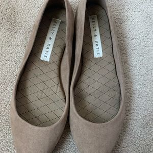 Kelly & Katie Beige Flat Shoe Size 8